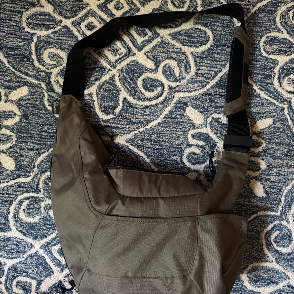 Lowepro passport camera sling bag